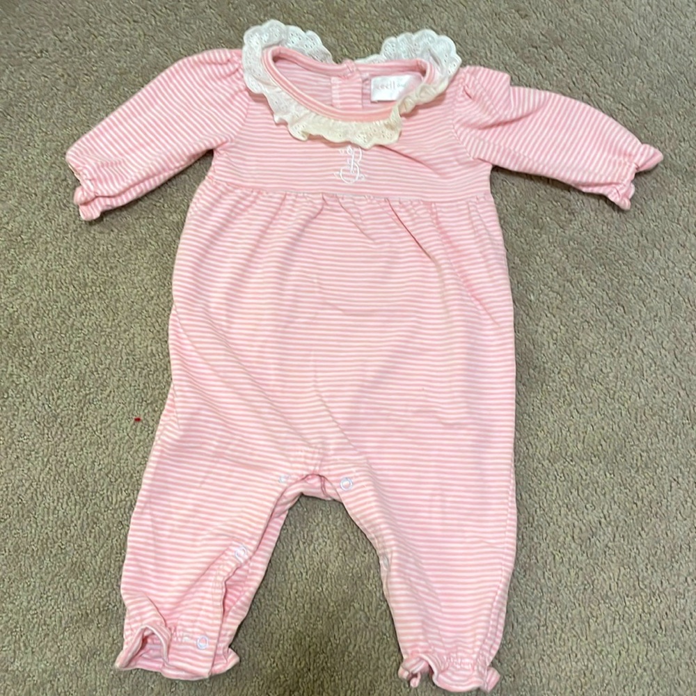 Cecil and Lou long-sleeve romper with monogrammed “B” in white, size 3 months